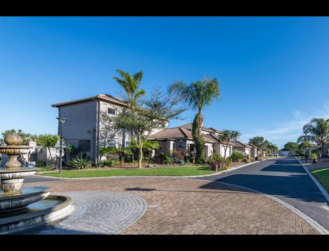 3 BEDROOM HOUSE FOR SALE IN PROTEA HEIGHTS